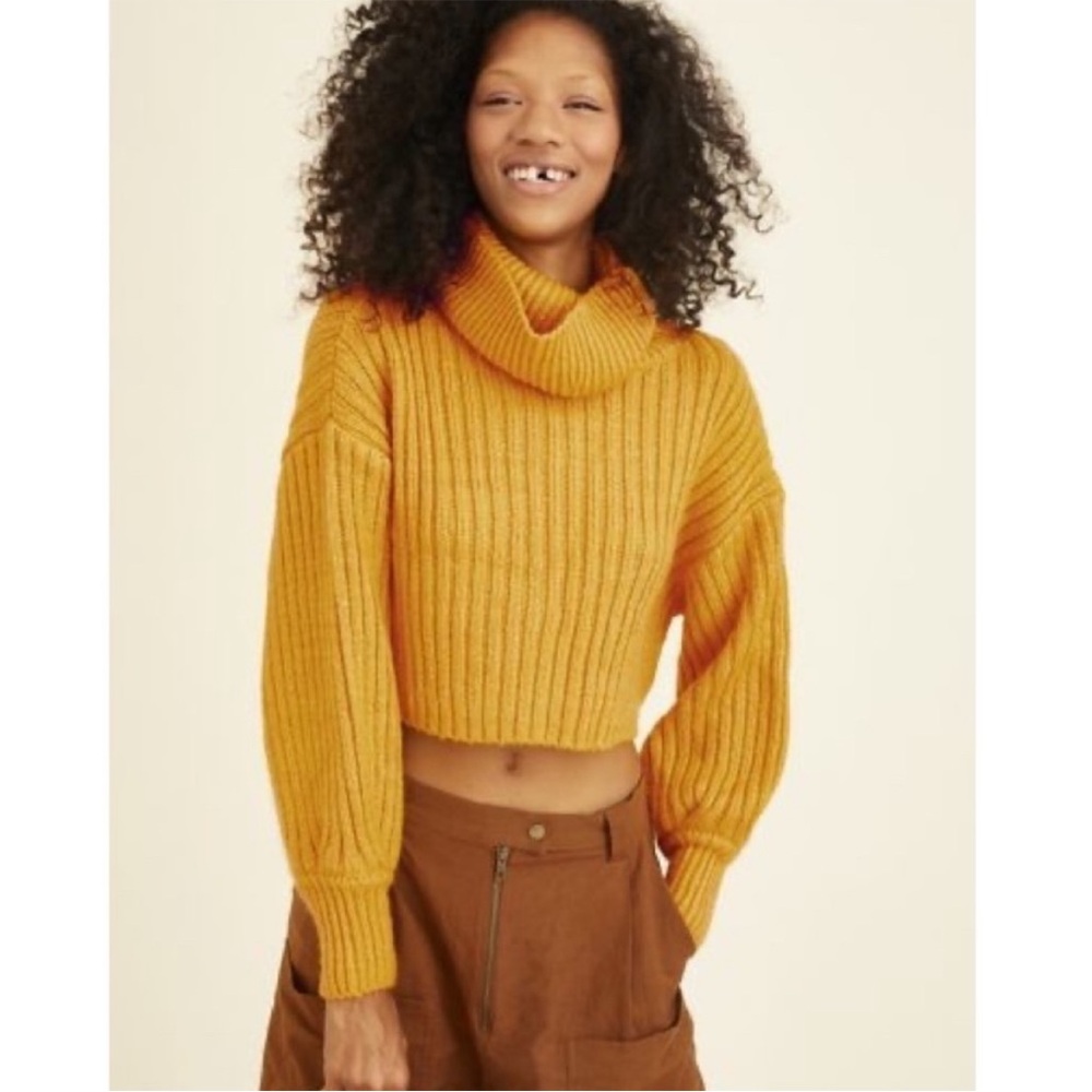 Urban Outfitters Mia Turtleneck Crop Sweater Mustard Size Medium